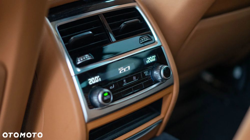 BMW Seria 7 740d xDrive - 18