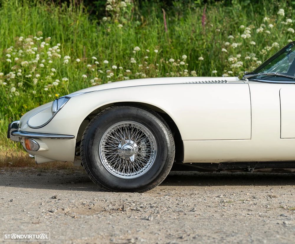 Jaguar E-Type - 10