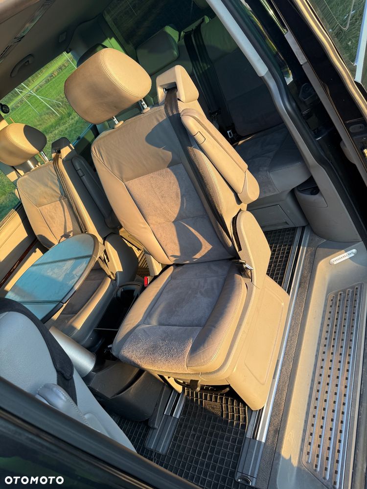 Volkswagen Multivan - 16