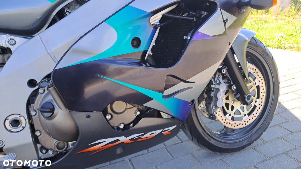 Kawasaki ZX - 19