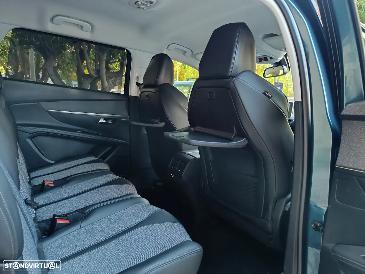 Peugeot 5008 1.2 PureTech Allure EAT8 - 27