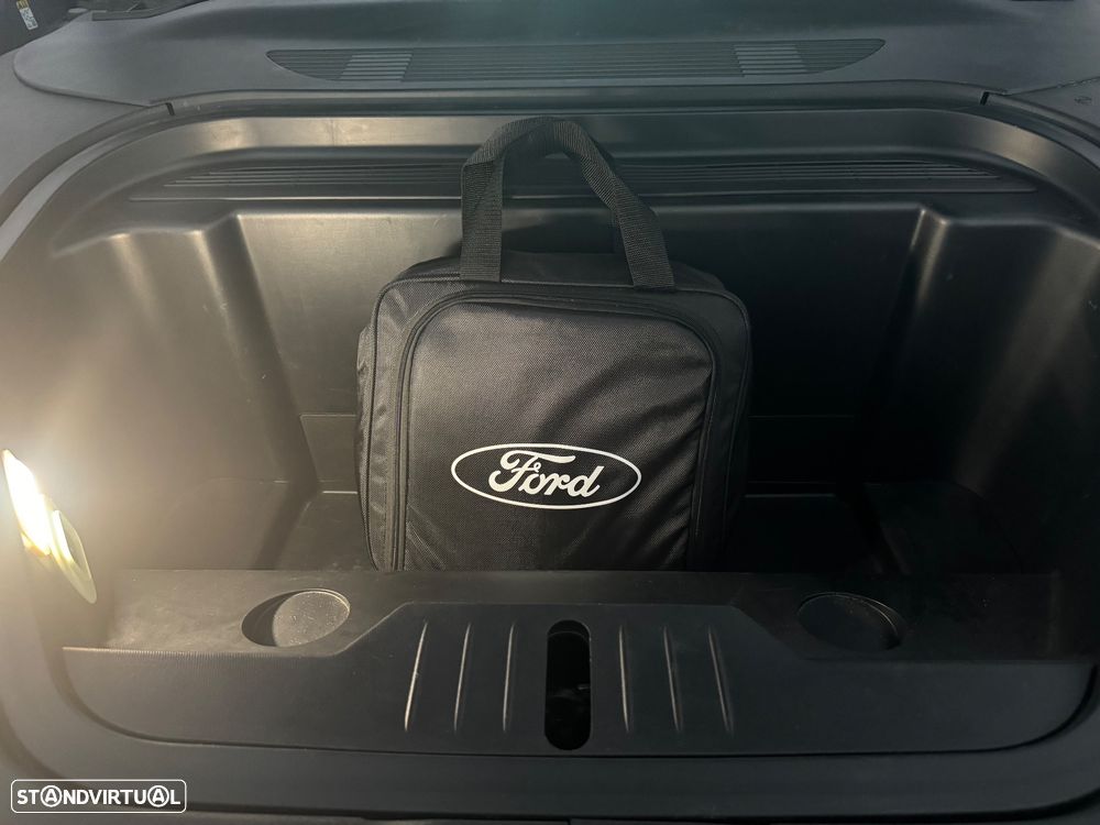 Ford Mustang Mach-E Premium - 31