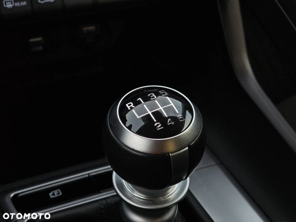 Hyundai Elantra 1.6 Smart - 27