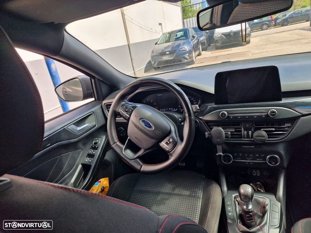 Ford Focus 1.0 EcoBoost ST-Line - 10