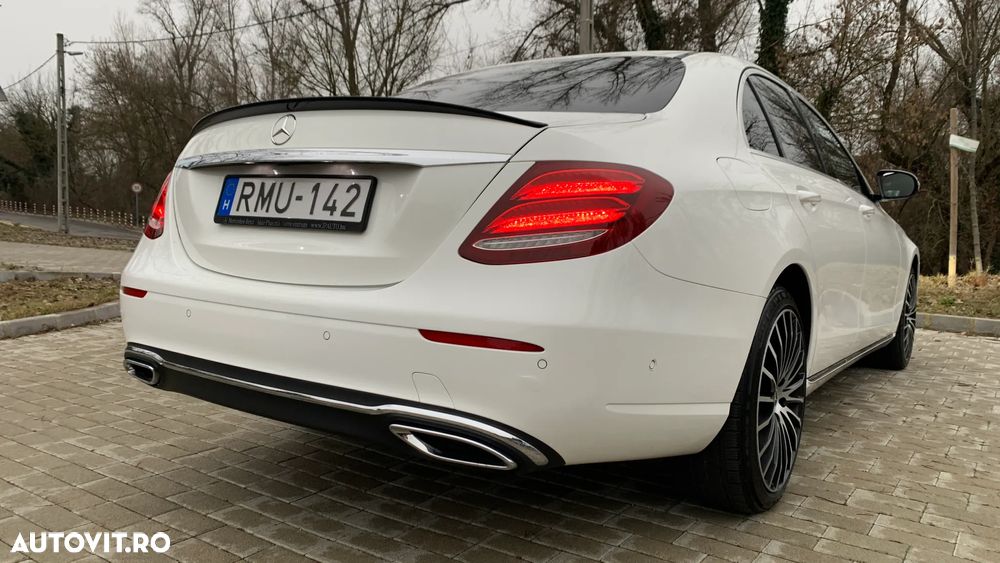 Mercedes-Benz E - 10