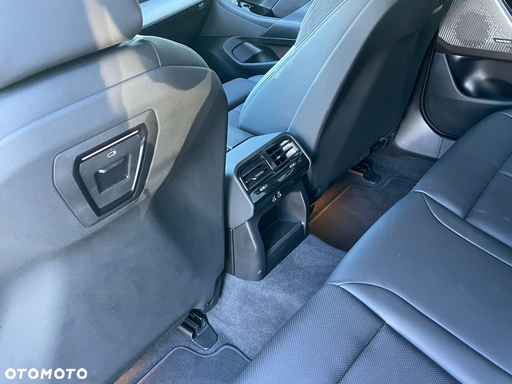 BMW Seria 5 520d xDrive mHEV M Sport - 39
