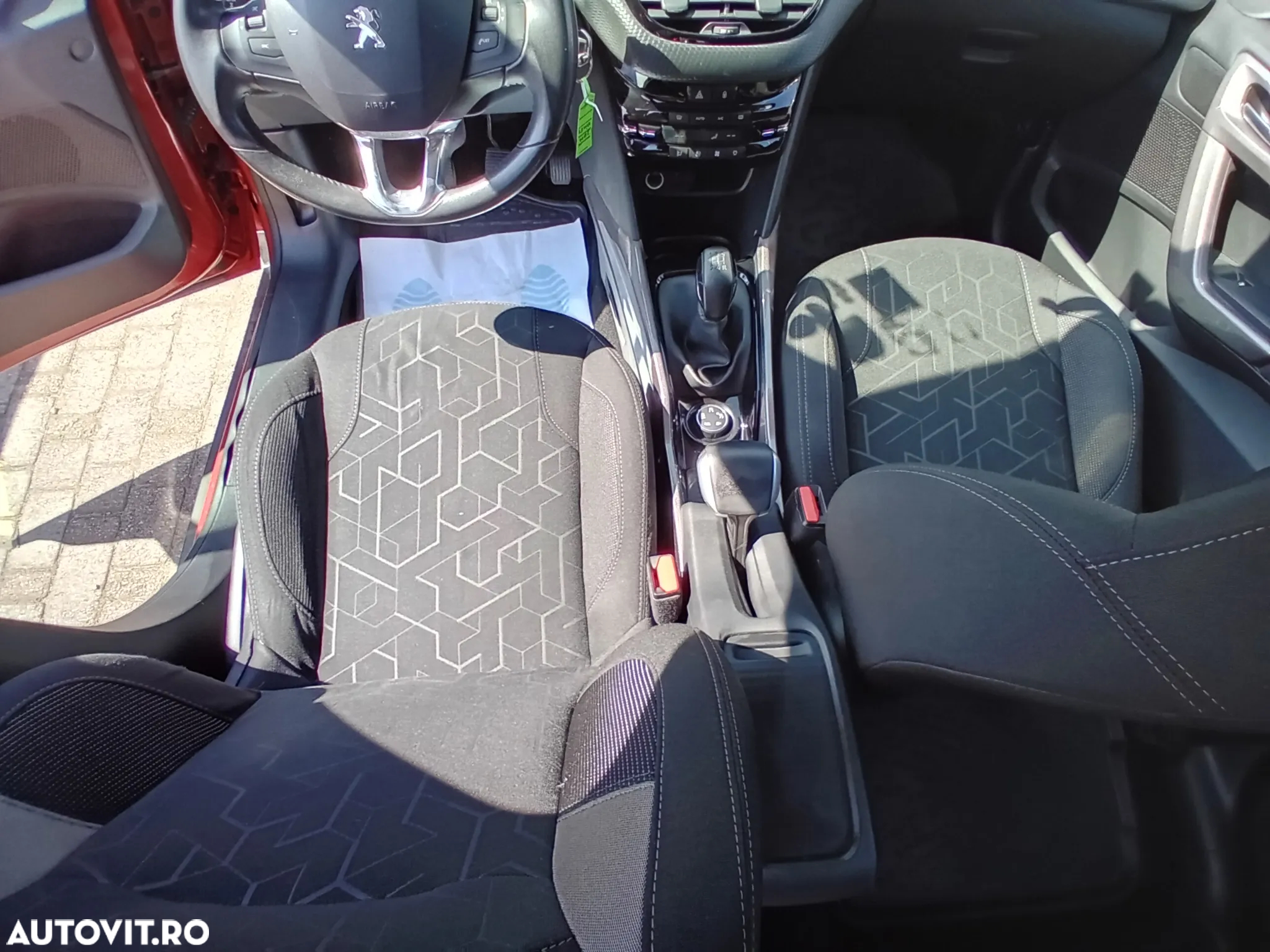 Peugeot 2008 1.2 PureTech Turbo Active - 19