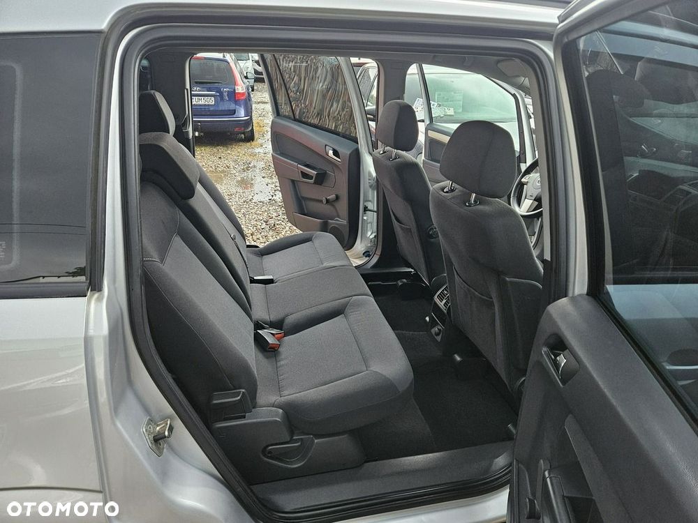 Opel Zafira - 12