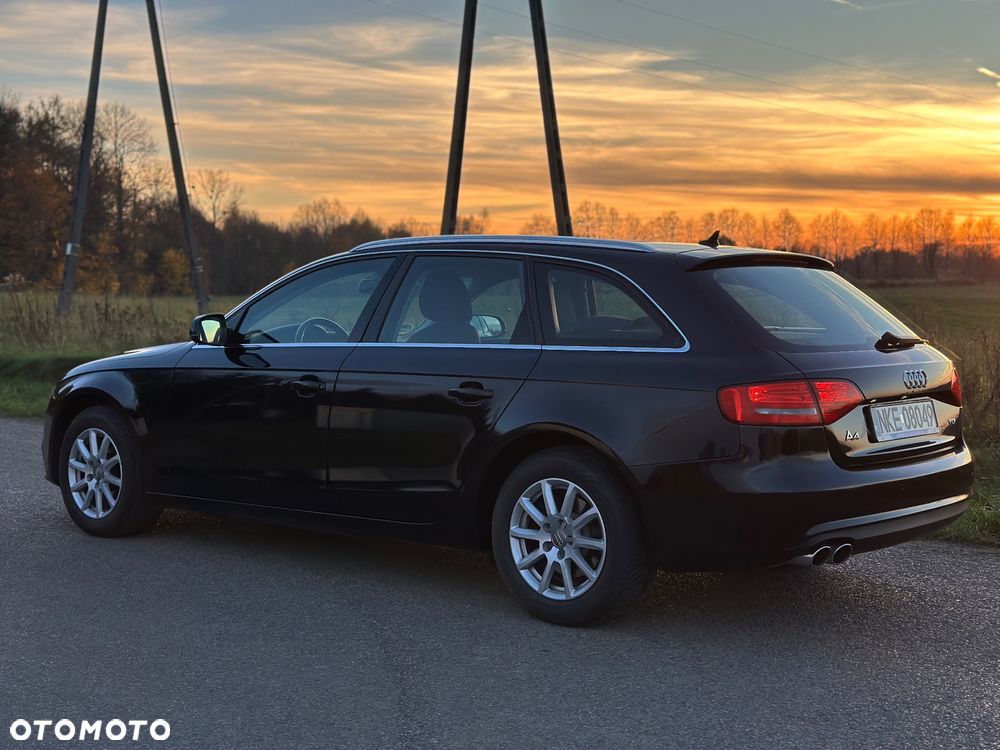 Audi A4 Avant 2.0 TDI DPF Ambiente - 16