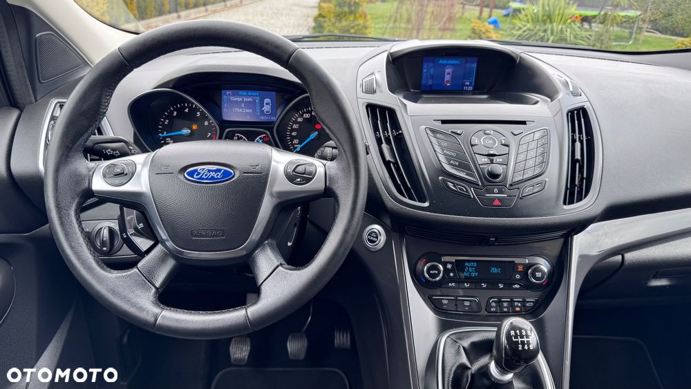 Ford Kuga 1.6 EcoBoost 2x4 Trend - 28