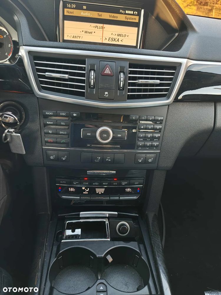 Mercedes-Benz Klasa E 300 CDI BlueEff Avantgarde - 7
