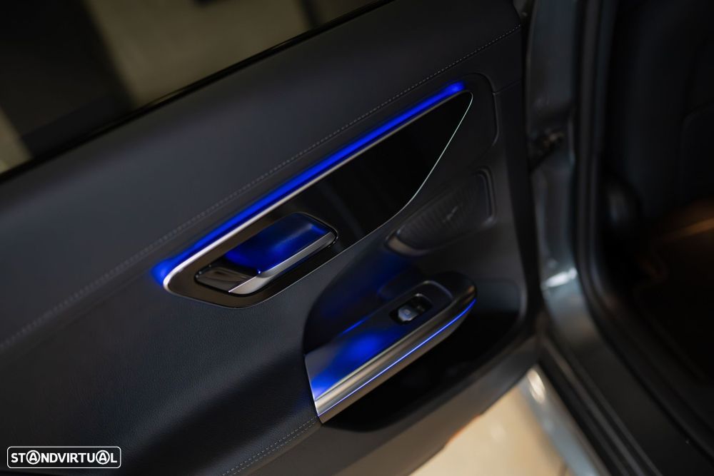 Mercedes-Benz C 300 e AMG Line - 34