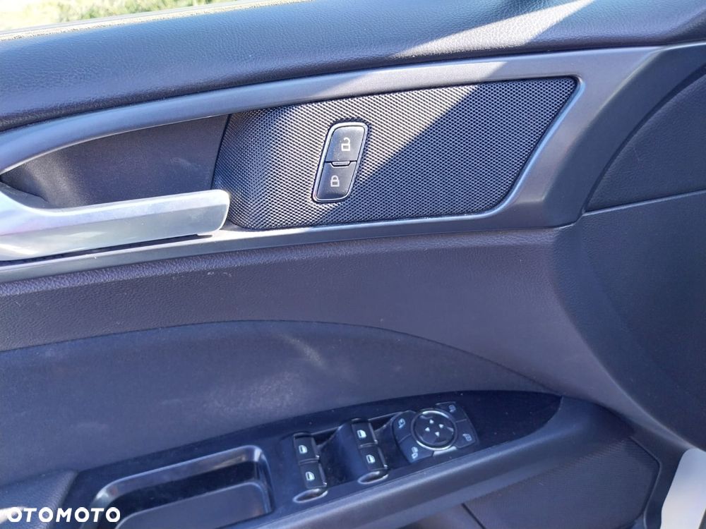 Ford Mondeo - 27