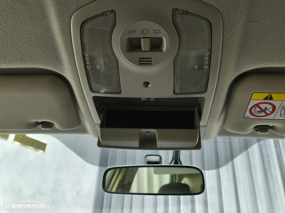 Toyota Prius 1.8 Plug-In Luxury+Pele - 16