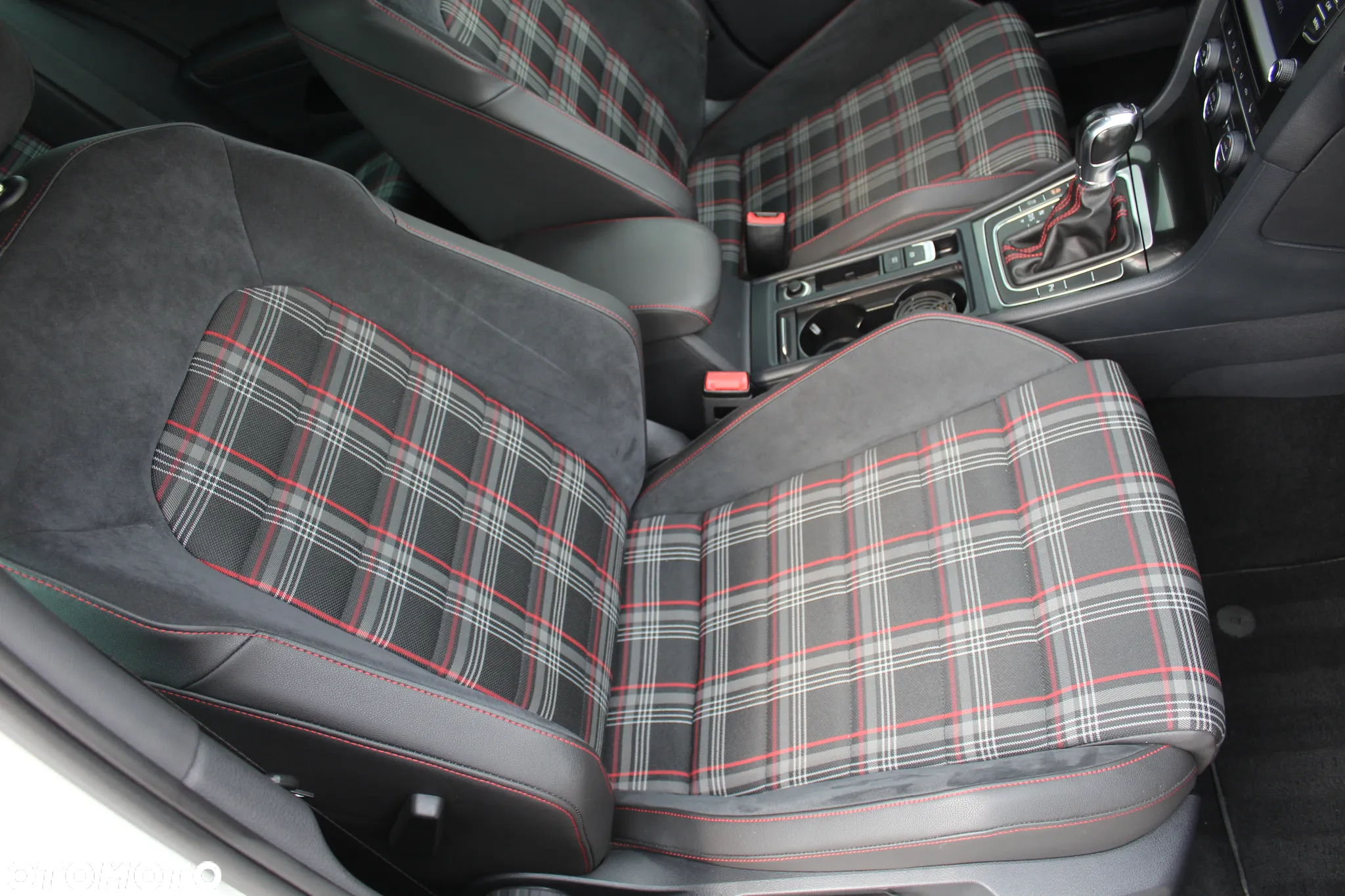 Volkswagen Golf VII 2.0 TSI BMT GTI DSG - 22