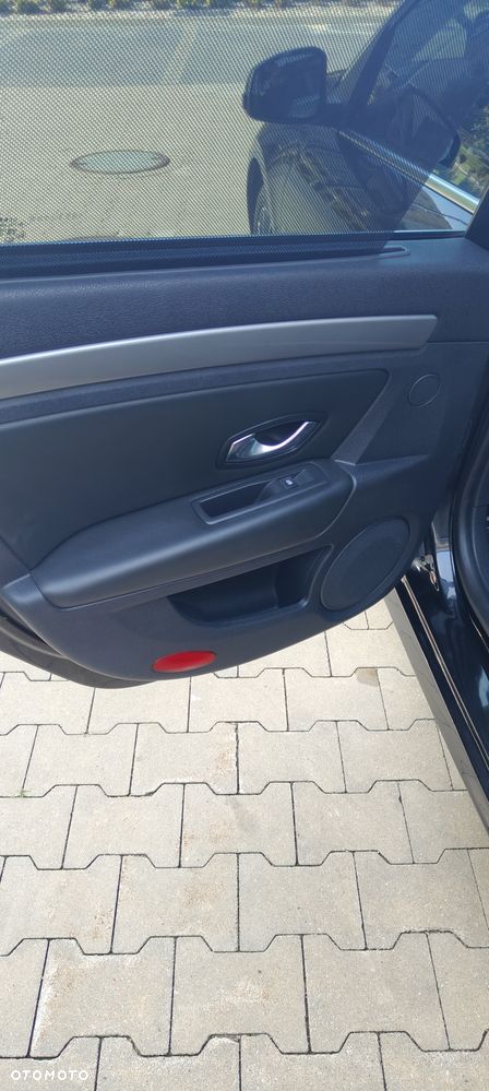 Renault Laguna 2.0 dCi GT ESM - 27