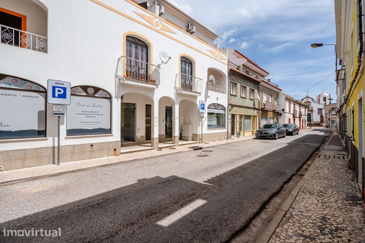 Espaço Comercial com 5 Lojas em São Bartolomeu de Messines - Grande imagem: 3/28