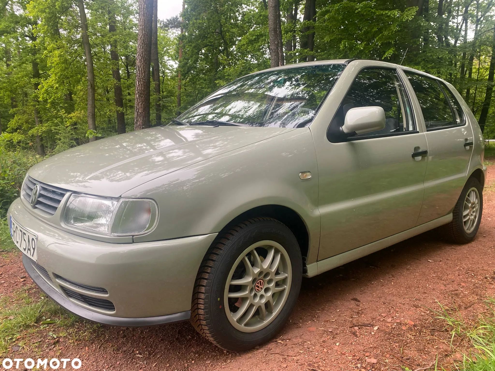 Volkswagen Polo 64 D - 1