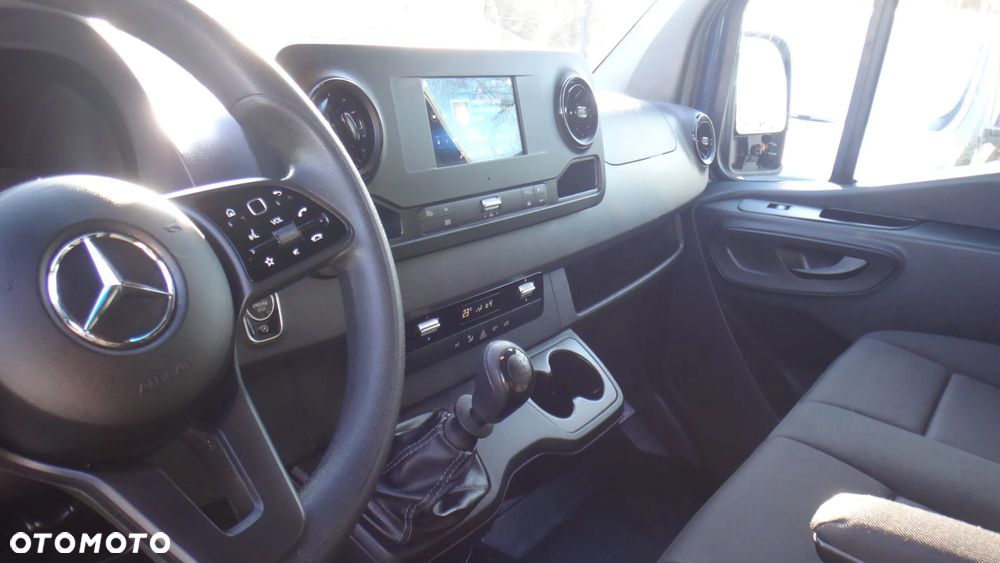 Mercedes-Benz Sprinter - 6