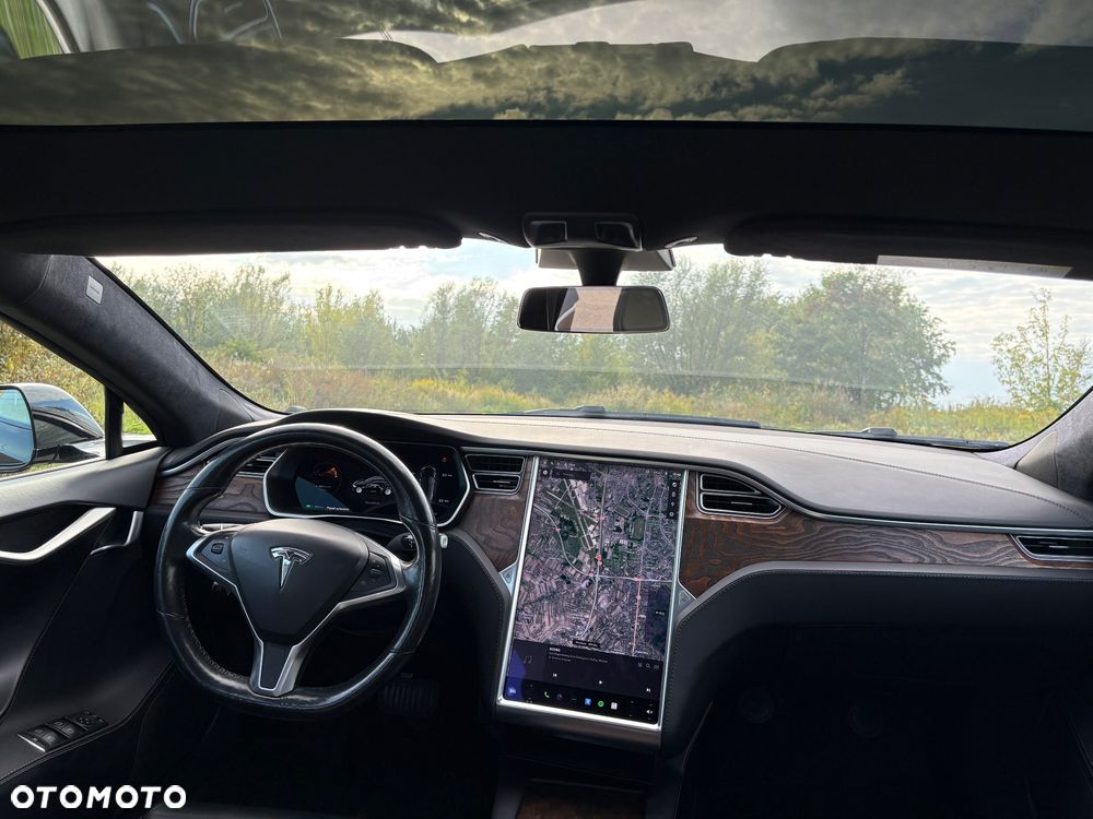 Tesla Model S - 23