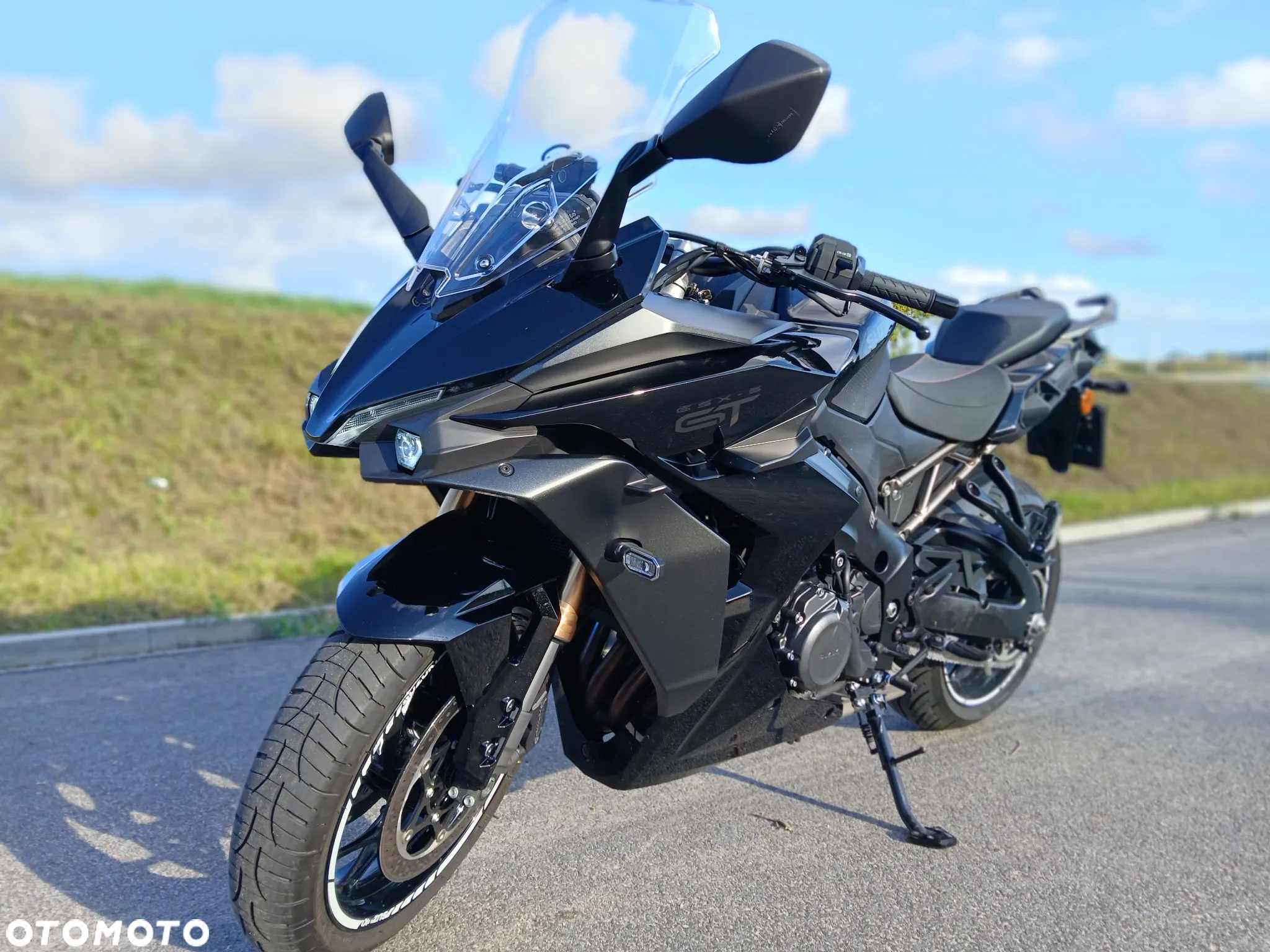 Suzuki GSX 1000 - 9