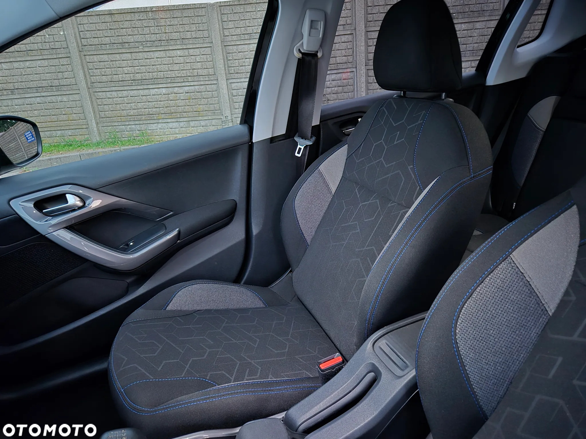 Peugeot 2008 - 14