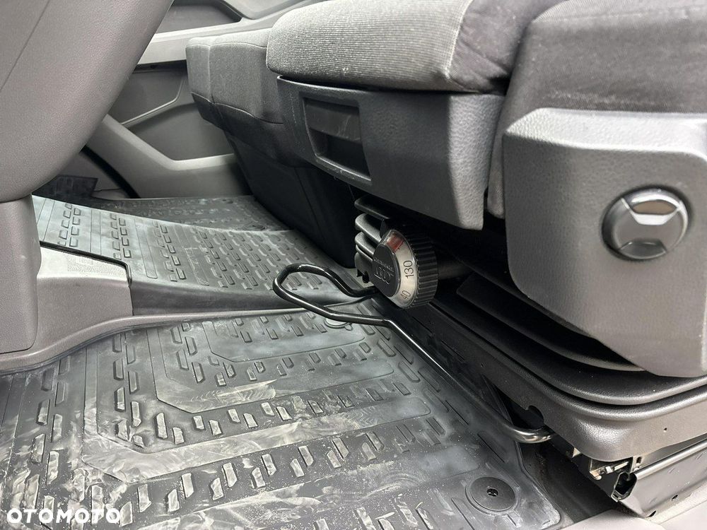 Volkswagen Crafter - 12