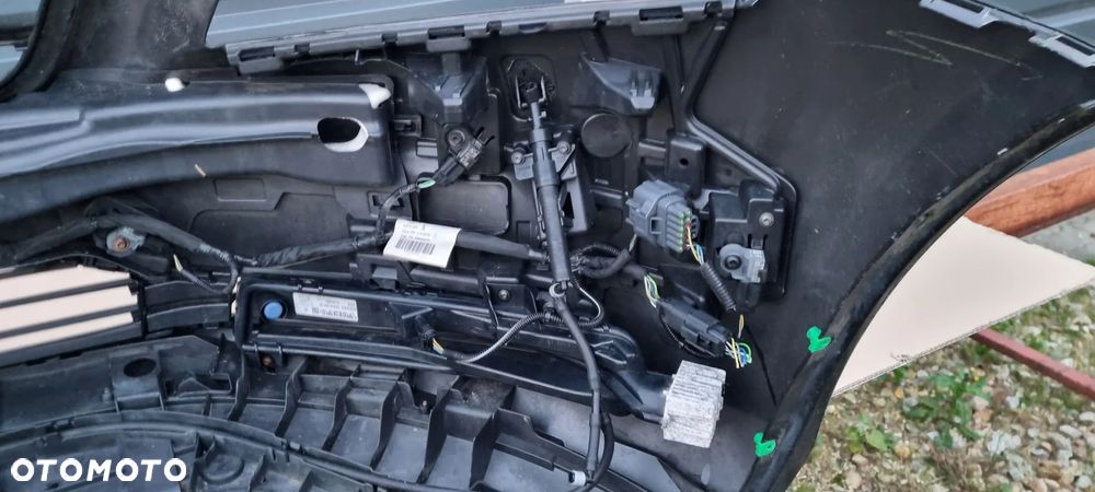 VOLVO V40 II 2012- Zderzak przód oryginał MC054 - 11