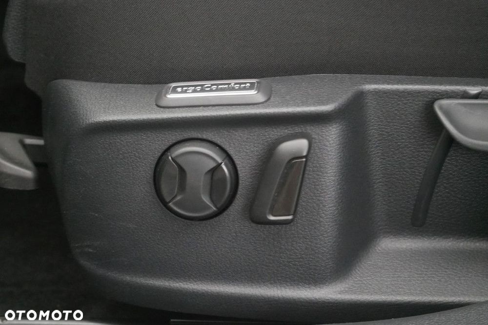 Volkswagen Passat Variant 2.0 TDI Business DSG - 27