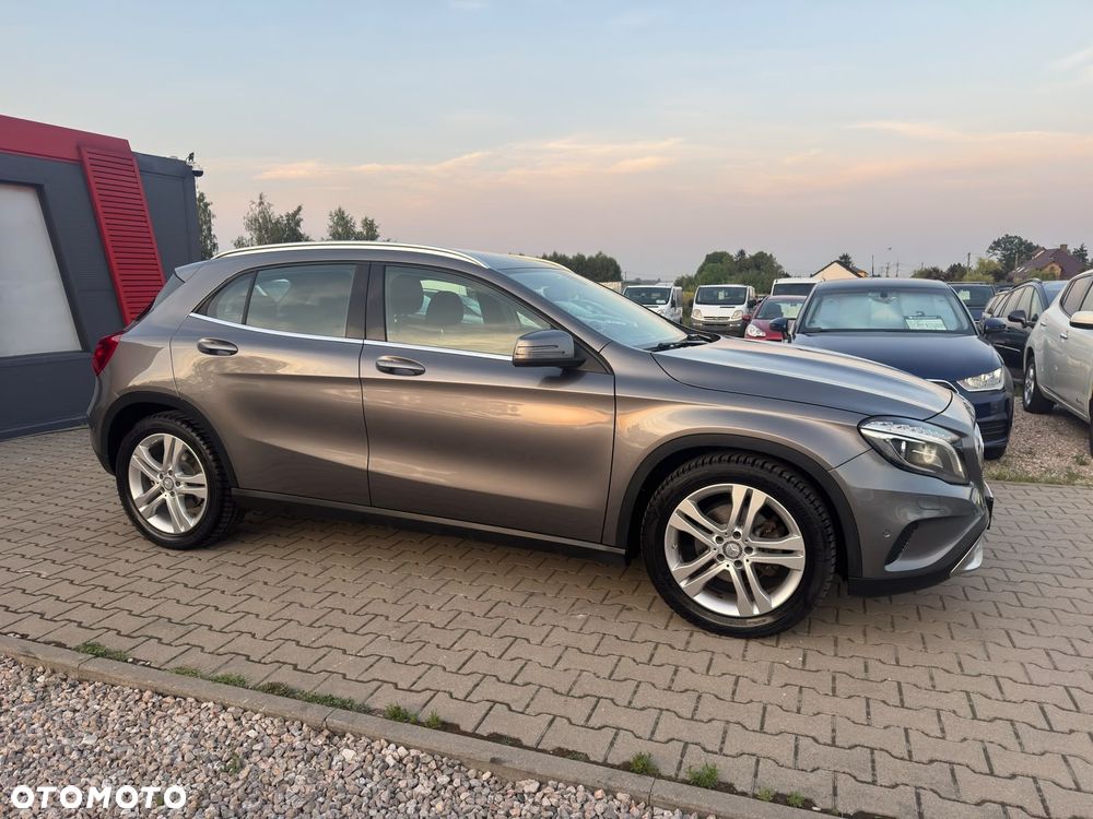 Mercedes-Benz GLA - 28