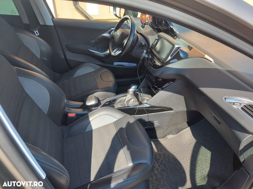 Peugeot 2008 1.6 BlueHDi FAP Allure - 4