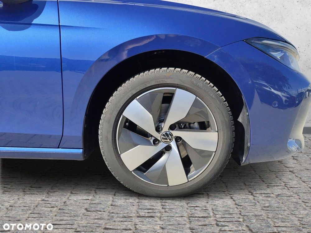 Volkswagen Passat - 36
