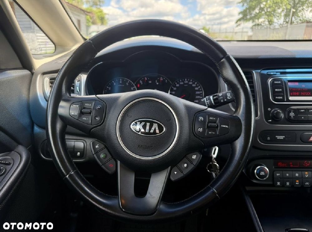 Kia Carens - 14