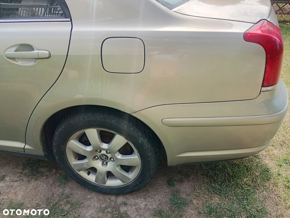 Toyota Avensis 1.6 VVT-i Terra - 32