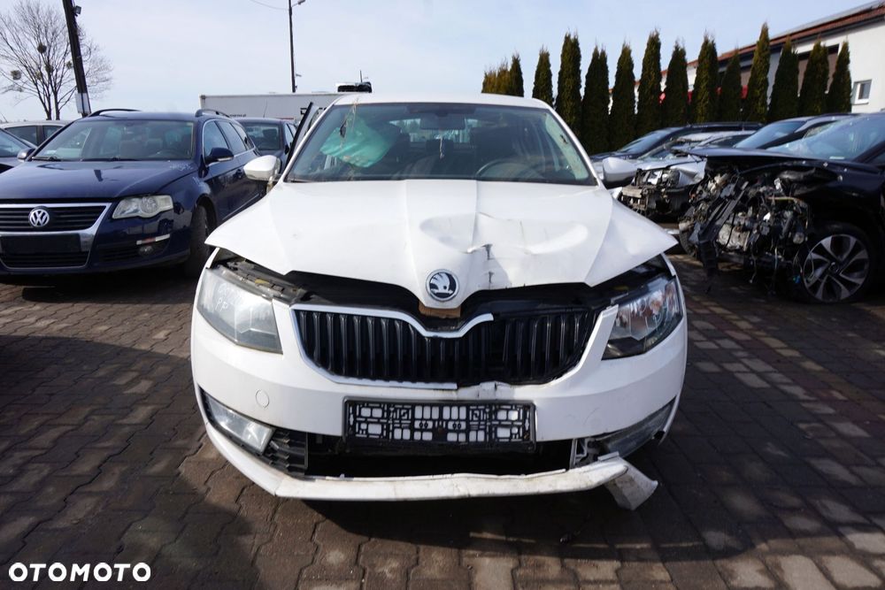 SKODA OCTAVIA III 5E3 LB LIFTBACK 2014 LF9E 1.6 TDI CLHA 105KM MWX BIAŁY na części - 8