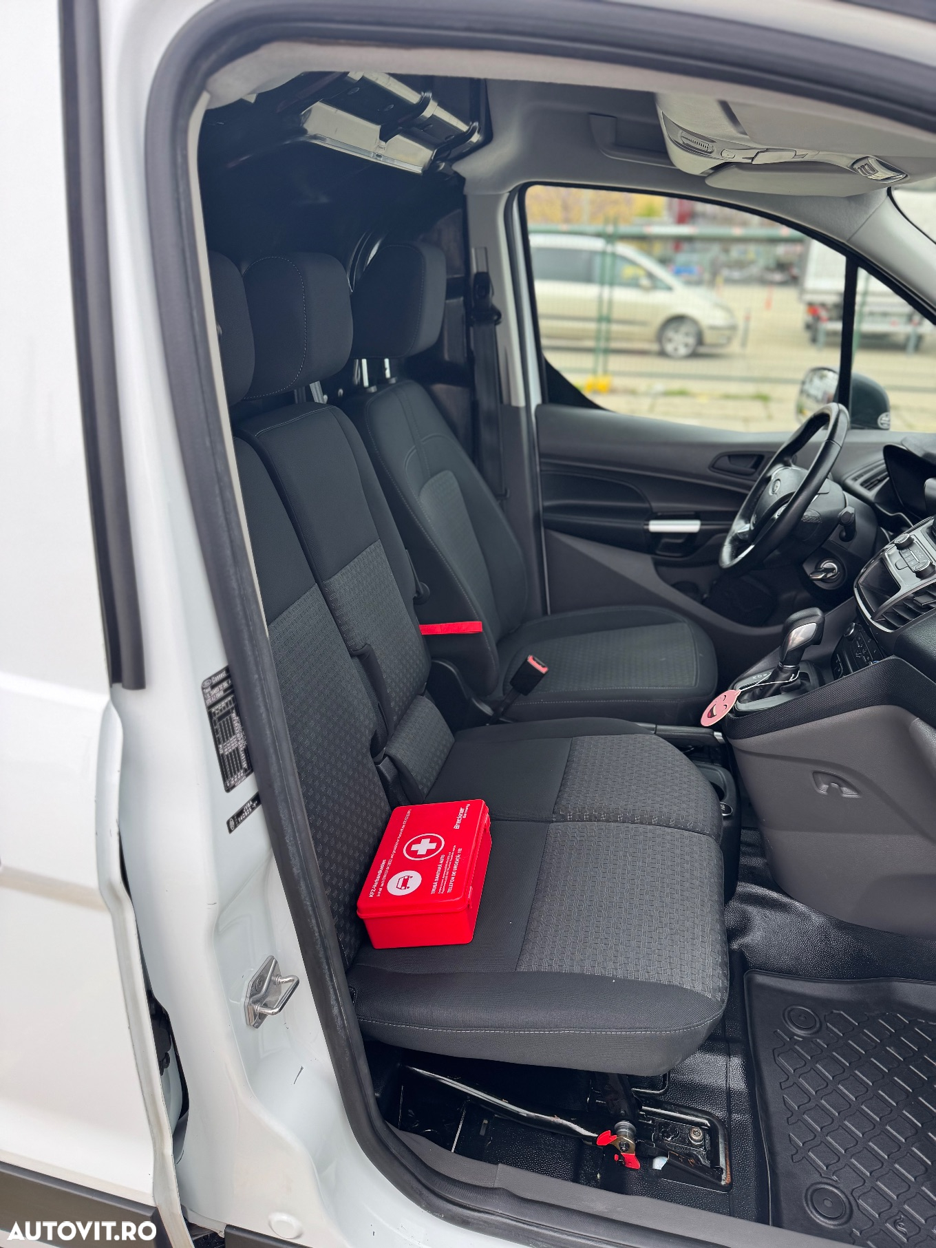 Ford Transit Connect 1.5 EcoBlue 120CP 8AT Kombi L1 Trend - 16