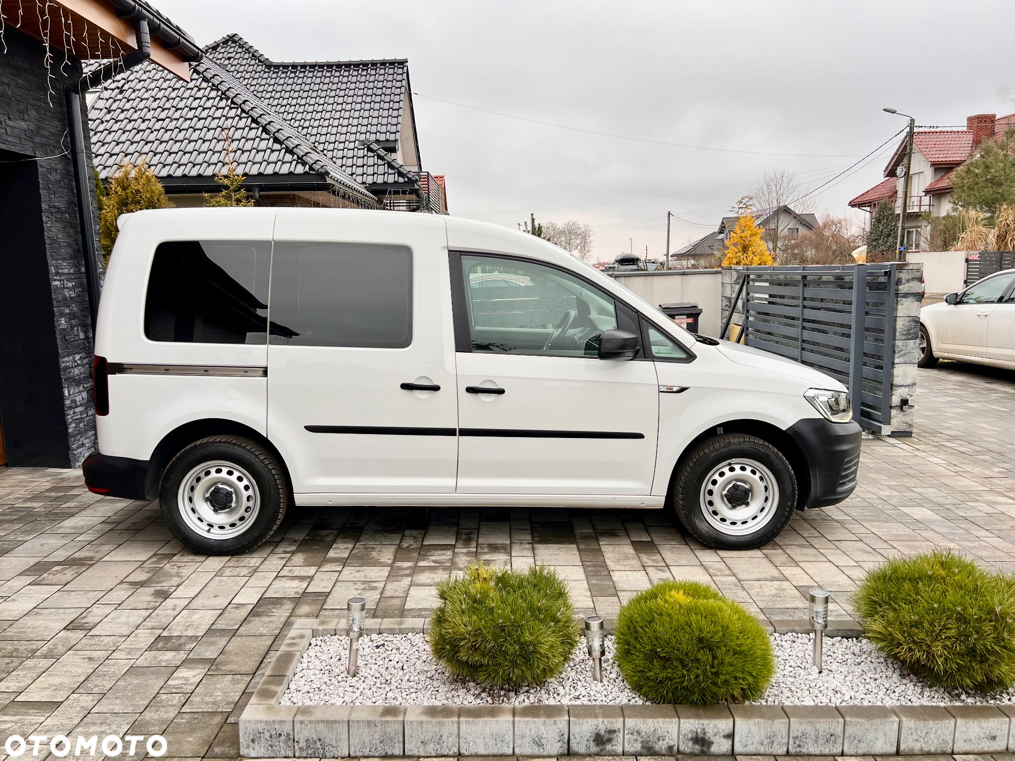 Volkswagen Caddy 2.0 TDI Comfortline - 29