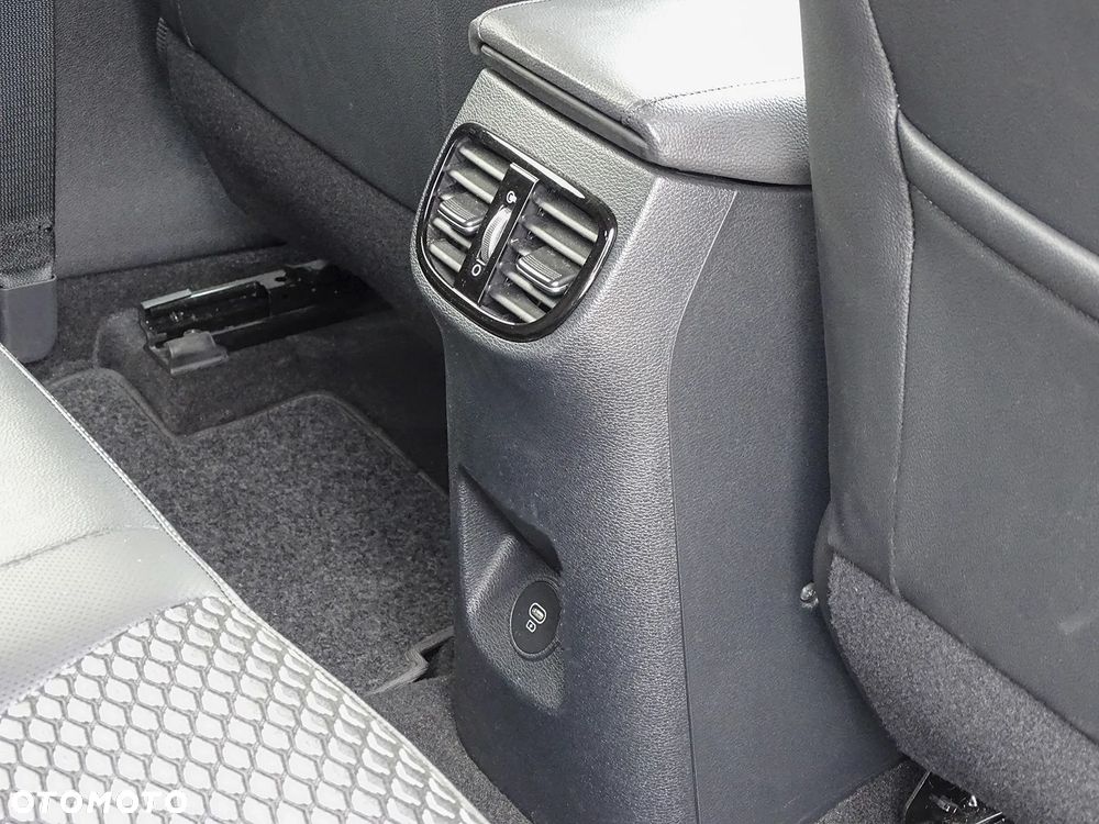 Kia XCeed 1.5 T-GDI L - 11