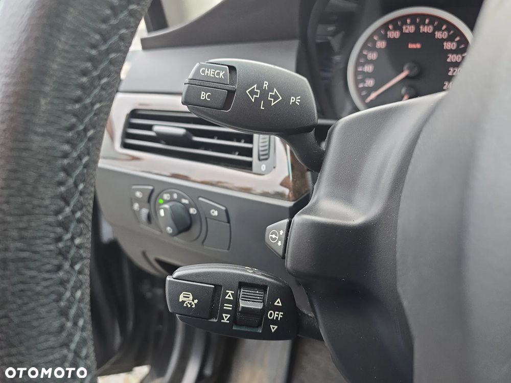 BMW Seria 5 545i - 19