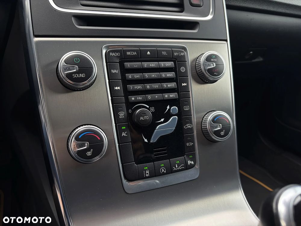 Volvo V60 D4 Geartronic Momentum - 29
