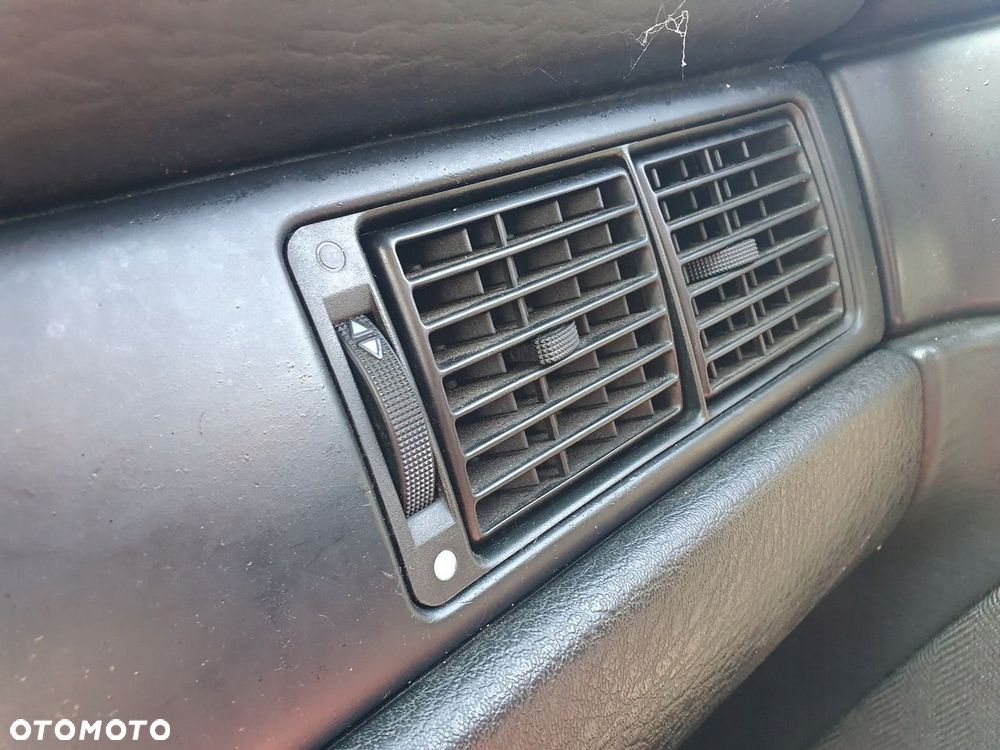 BOCZEK lewy kierowcy AUDI 100 cygaro kombi kwadraciak 1.6 1.8 benz ŁADNY - 7