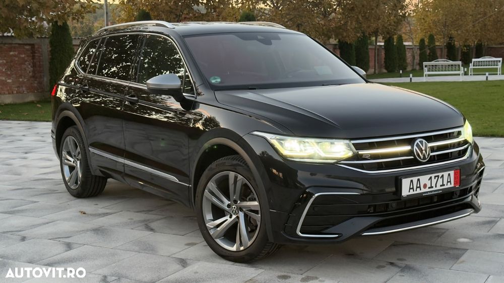 Volkswagen Tiguan - 1