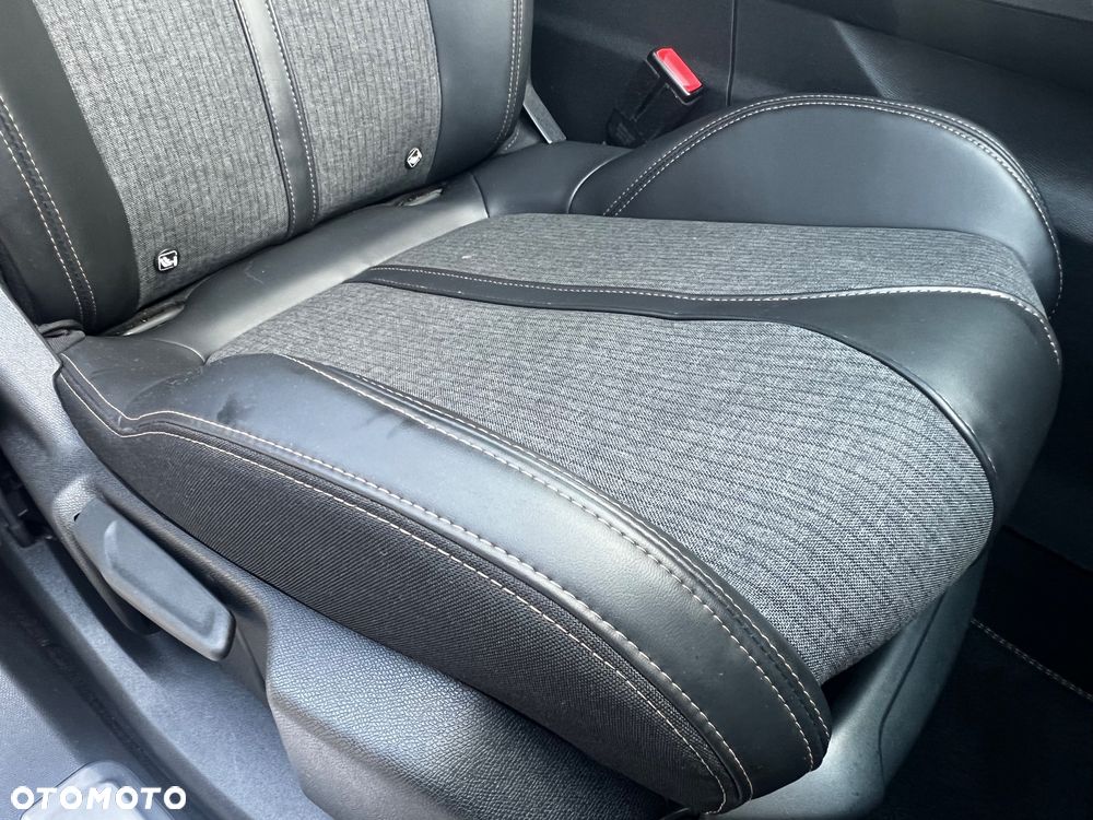 Peugeot 3008 PureTech 130 Stop & Start GPF Allure - 13