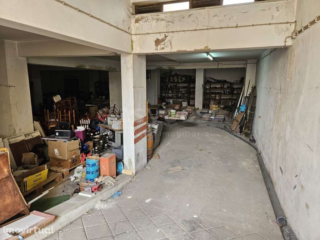 Armazém com área de 441 m2 em Ferragudo, Lagoa - Grande imagem: 2/11