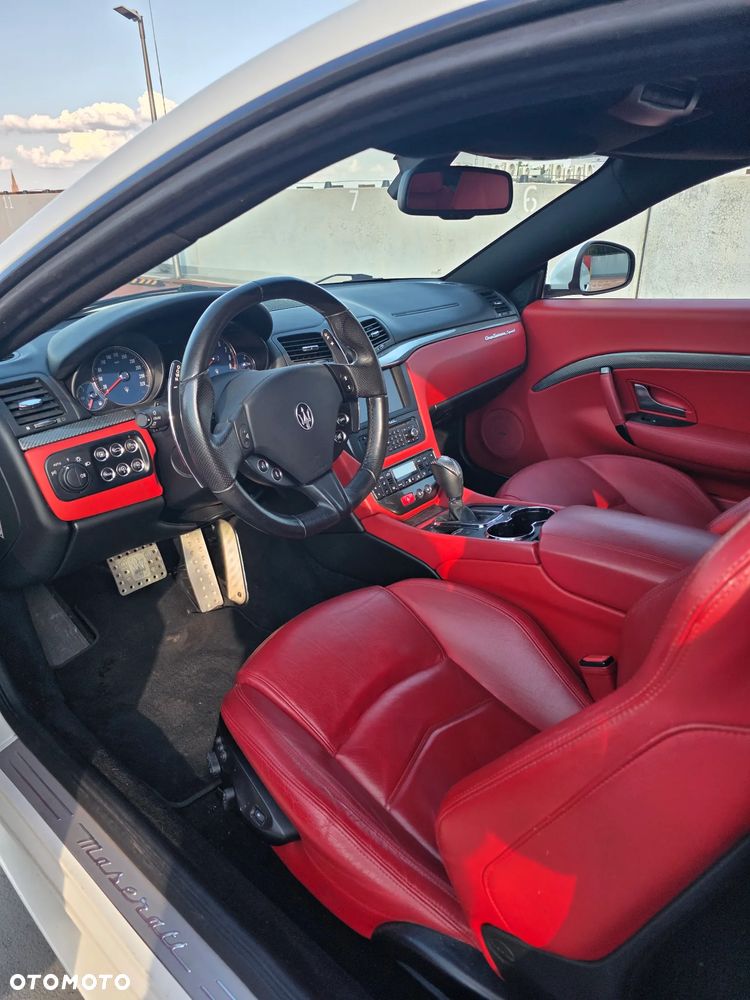 Maserati GranTurismo S Automat - 10