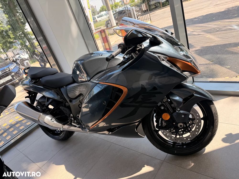 Suzuki GSX 1300R Hayabusa - 1