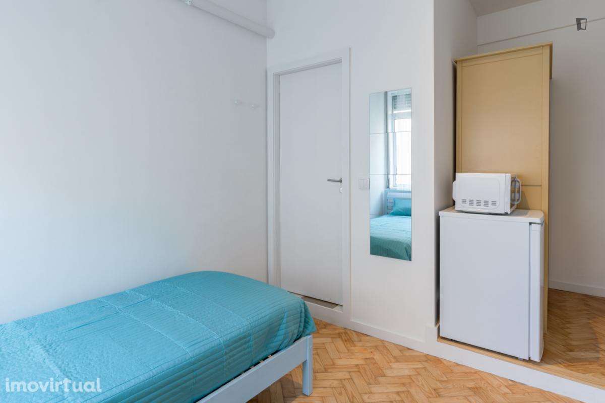 Quarto - localizado em Paranhos Porto - Grande imagem: 2/14