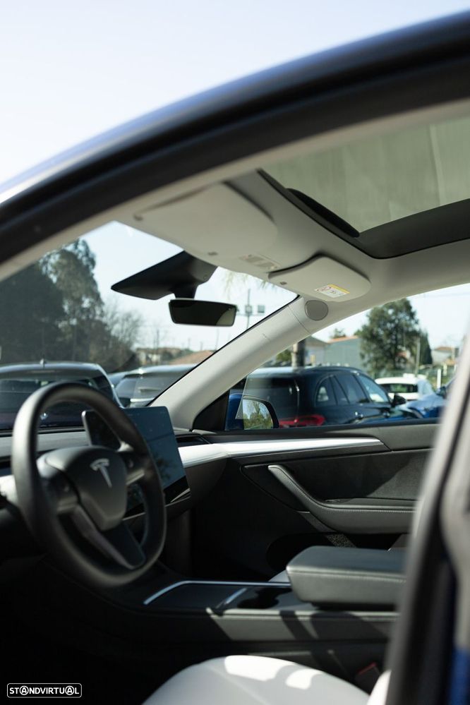 Tesla Model Y Long-Range RWD - 11