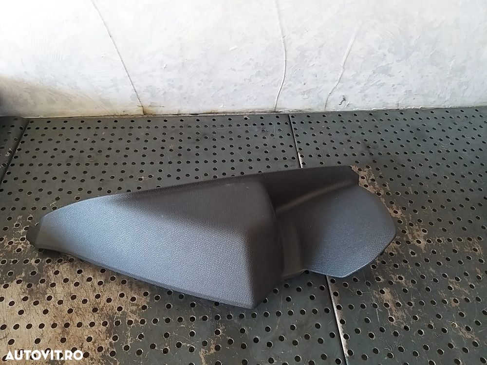 Trim ornament stanga bord peugeot 5008 2 9810281980 - 1