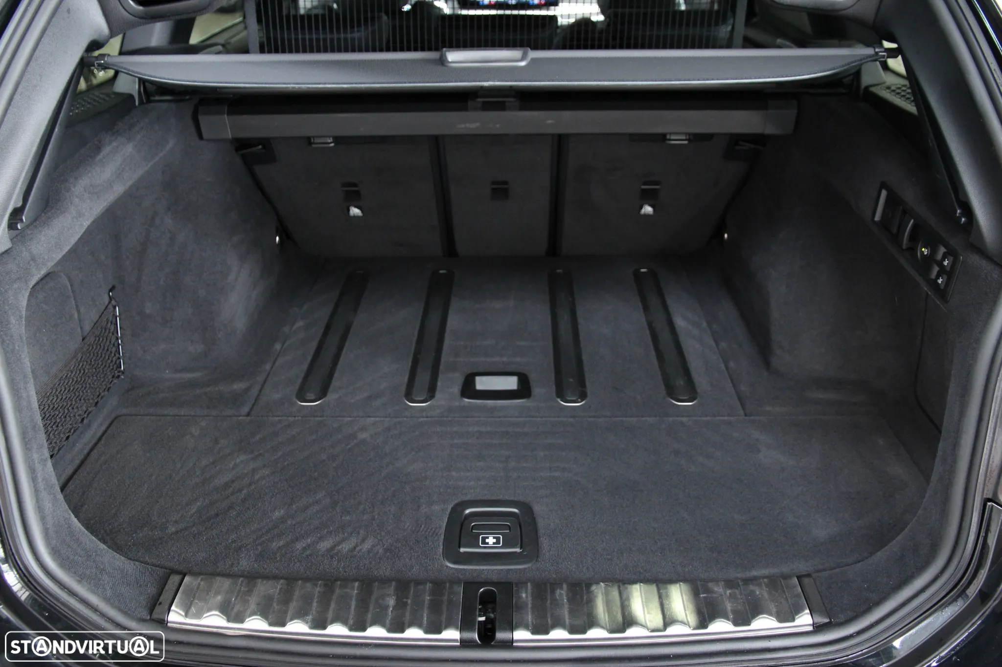 BMW 320 d Touring Pack Desportivo M Auto - 38